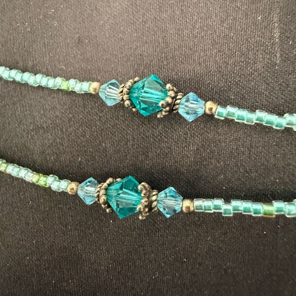 Turquoise Beaded Necklace and Earring Set - Picture 6 of 9